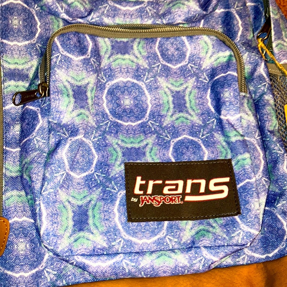 Backpack - Picture 4 of 10